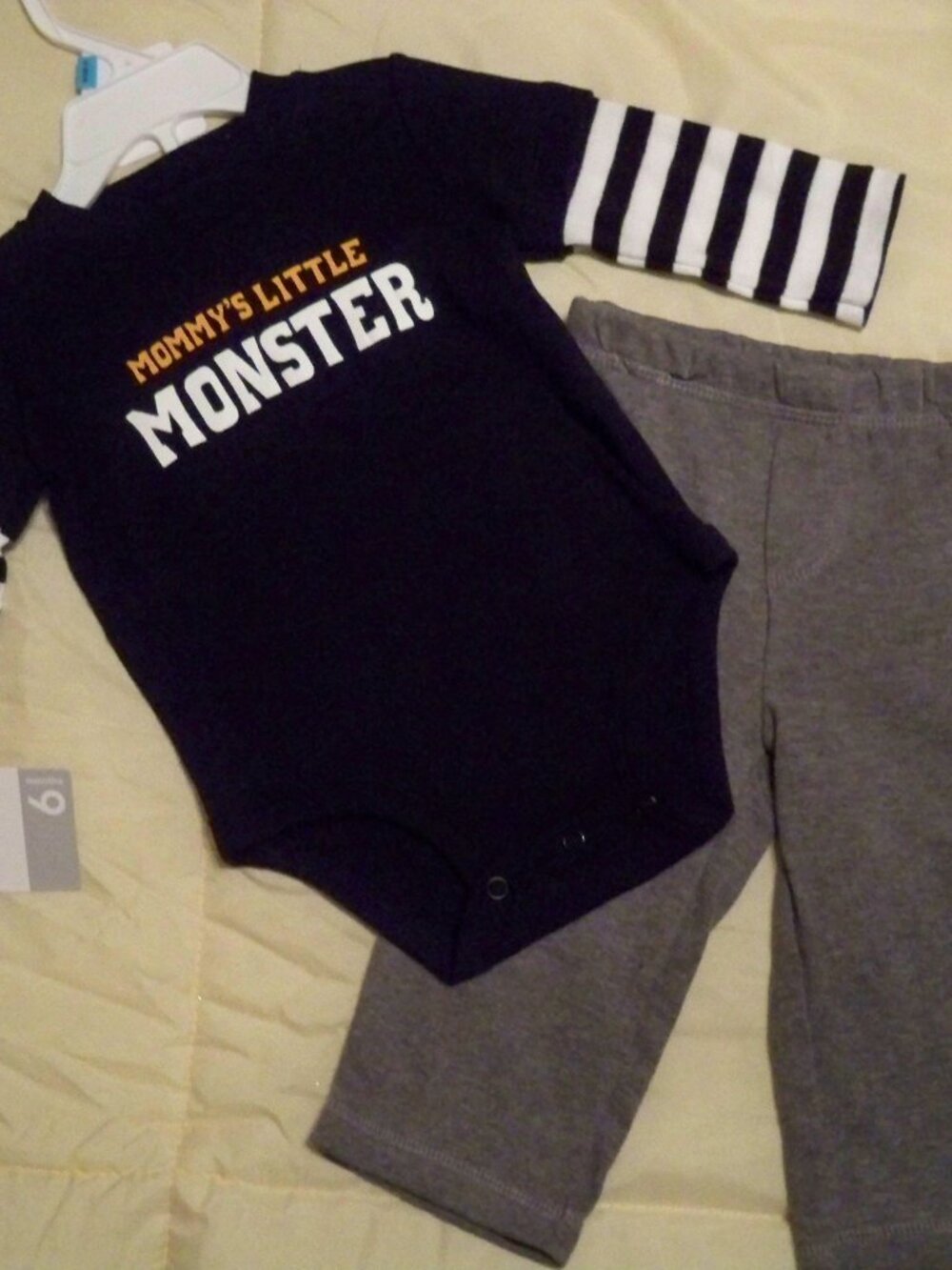 2 pc infant boys Halloween set by Carter's, 6 mo., NWT, Monster